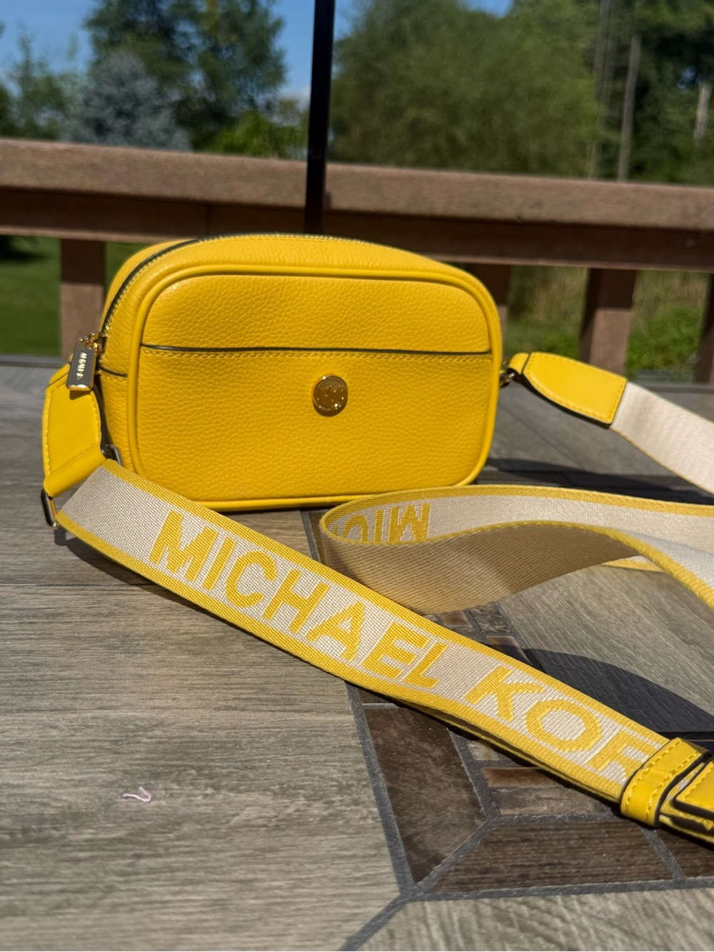 EUC Michael Kors Maisie Small 2-in-1 Camera Yellow Crossbody
Bag - Picture 3 of 15